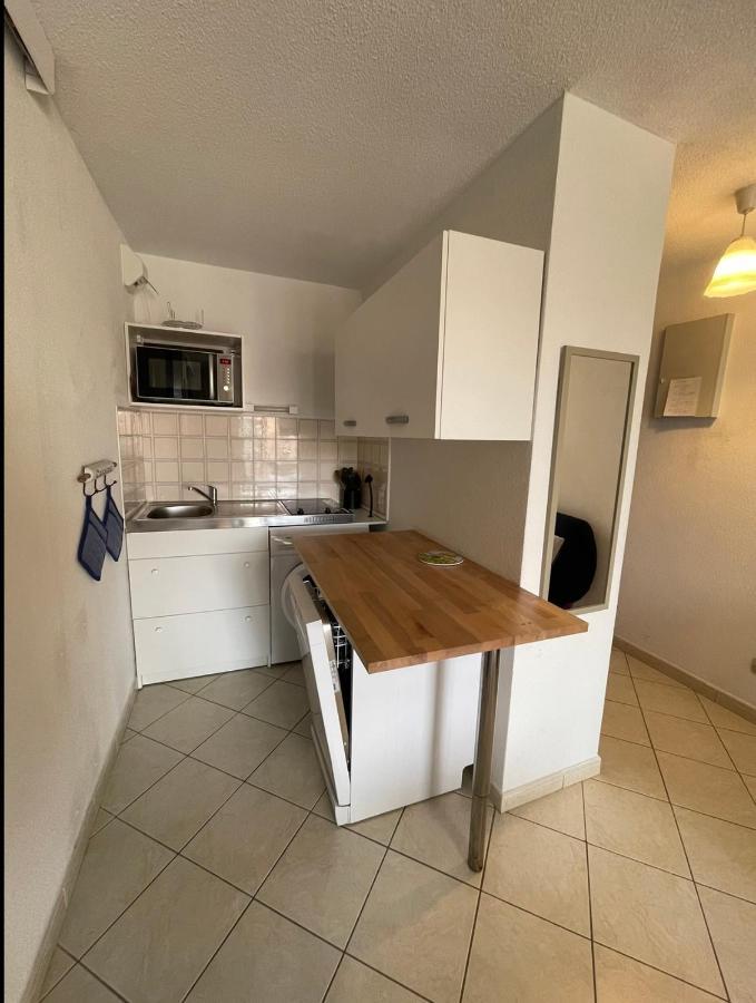 Charmant Appartement A Quelques Metres De La Plage La Londe-les-Maures Luaran gambar
